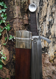 Srednjovjekovni široki mač s koricama